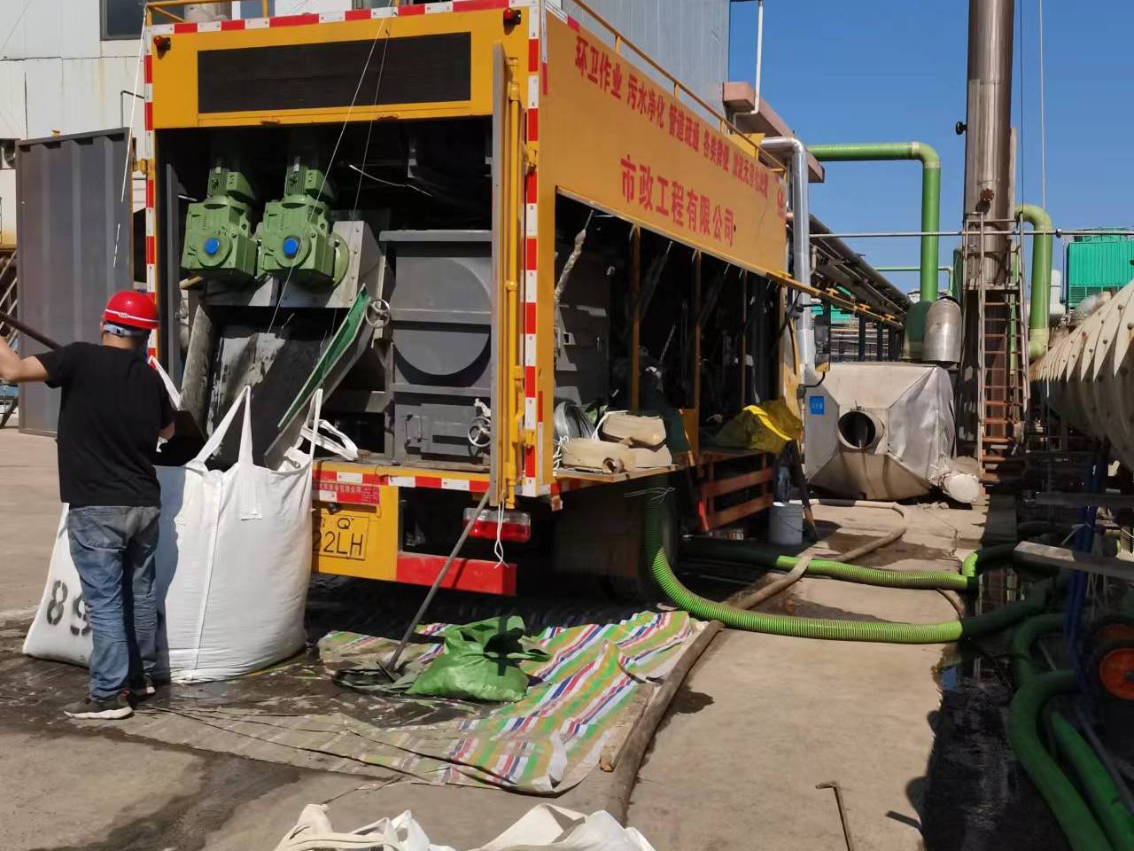 乐都淤泥压干处理